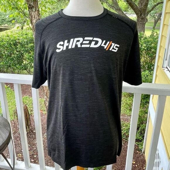 Lululemon Vented T Shirt with graphic design. Charcoal. Size XL - Picture 5 of 5